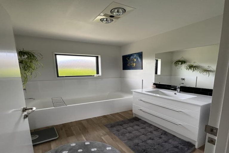 Photo of property in 18 Lamorna Road, Parklands, Christchurch, 8083