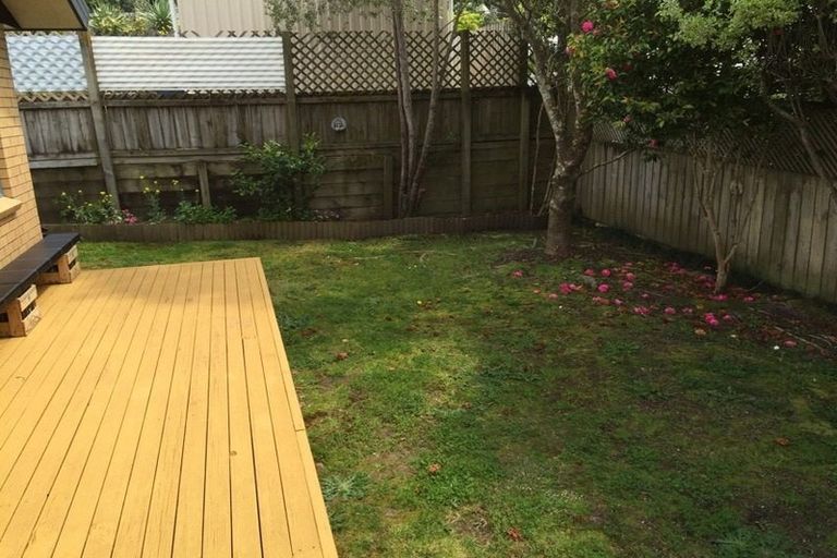 Photo of property in 3213 Great North Road, New Lynn, Auckland, 0600