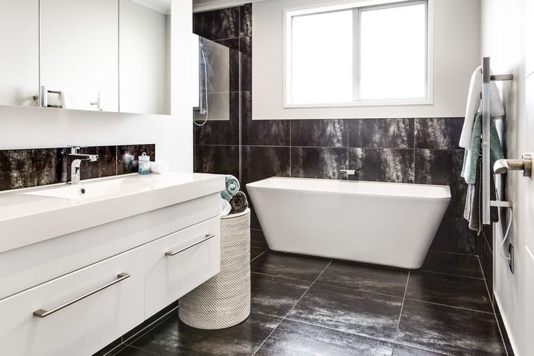 Photo of property in 7 Paapaka Way, Waiuku, 2123