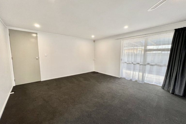 Photo of property in 329 Great South Road, Papakura, 2110