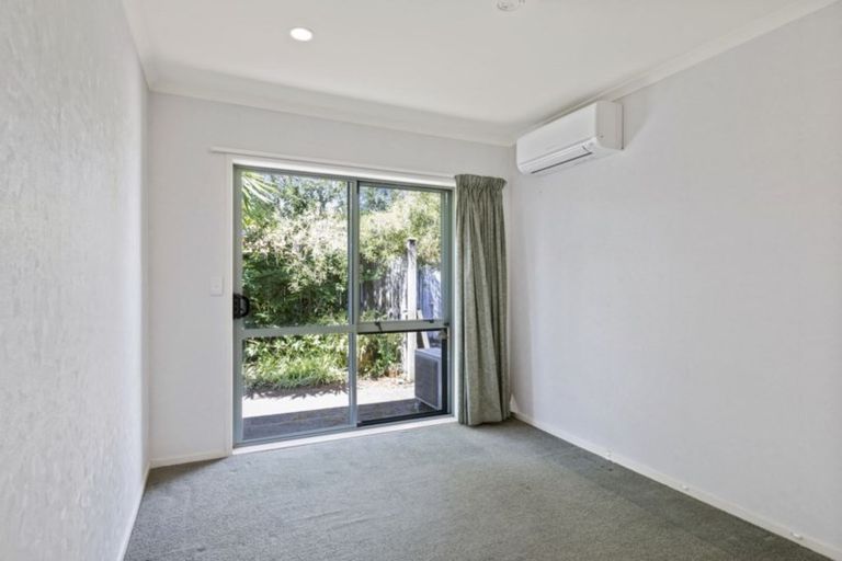 Photo of property in 3 Russett Grove, Henderson, Auckland, 0612