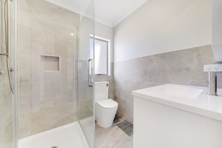 Photo of property in 2 Dunaff Place, Flat Bush, Auckland, 2019