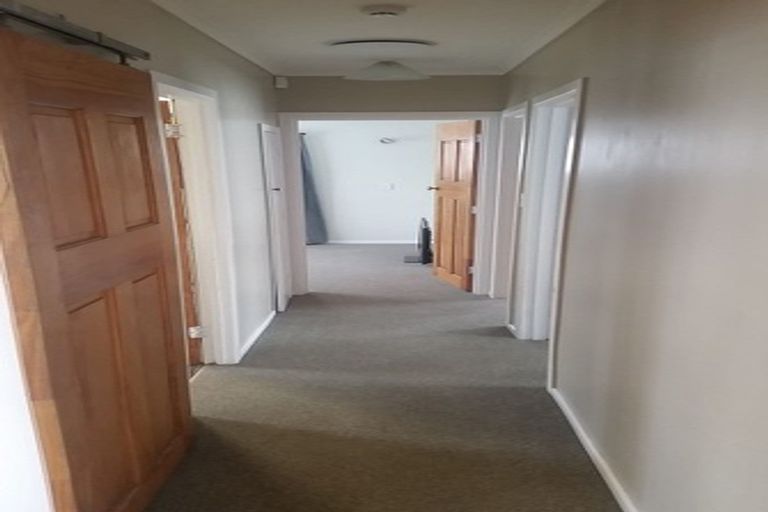 Photo of property in 9 Hill Crescent, Papakura, 2110