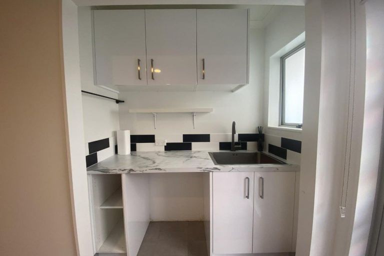 Photo of property in 30 Bay Street, Red Beach, 0932