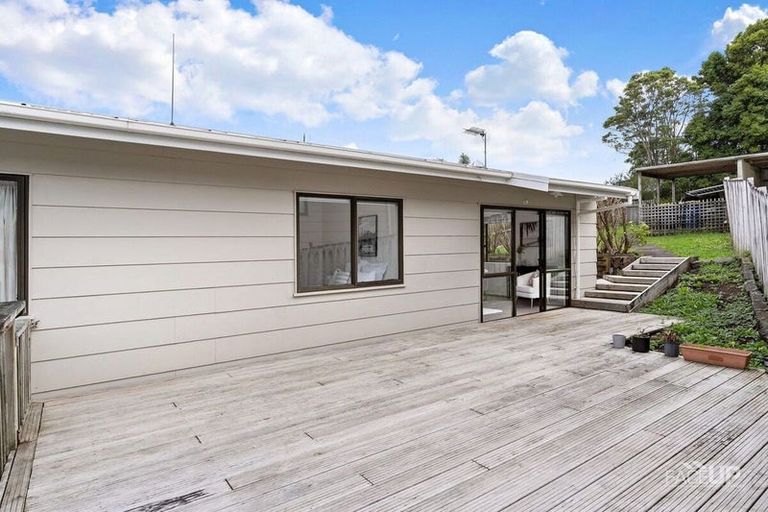 Photo of property in 1/95 Hobsonville Road, West Harbour, Auckland, 0618