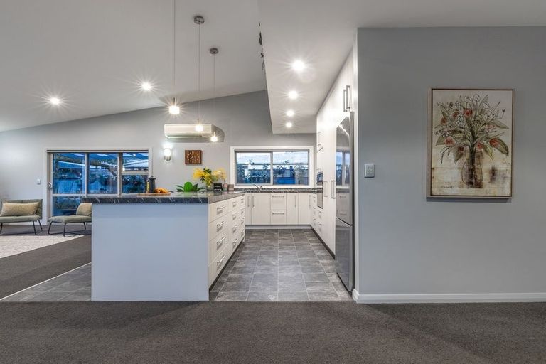 Photo of property in 6a Queenwood Road, Levin, 5510