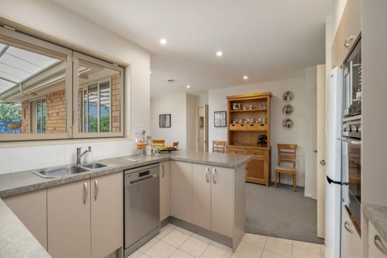 Photo of property in 32 Magnolia Drive, Springlands, Blenheim, 7201