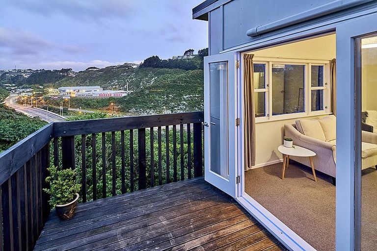 Photo of property in 10 Dominion Park Street, Johnsonville, Wellington, 6037