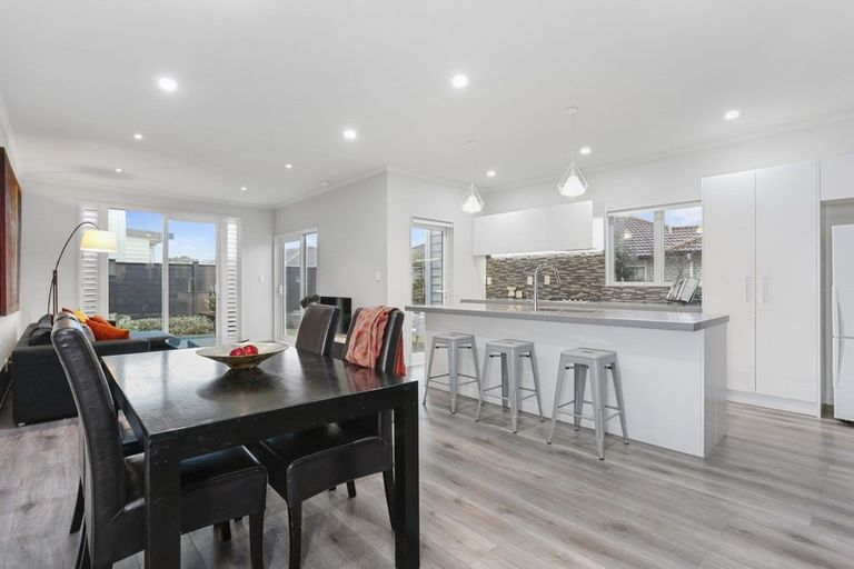 Photo of property in 23 Lili Chen Way, Mangere Bridge, Auckland, 2022