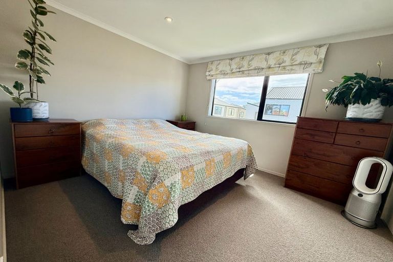 Photo of property in 17 Kerewhenua Crescent, Hobsonville, Auckland, 0616