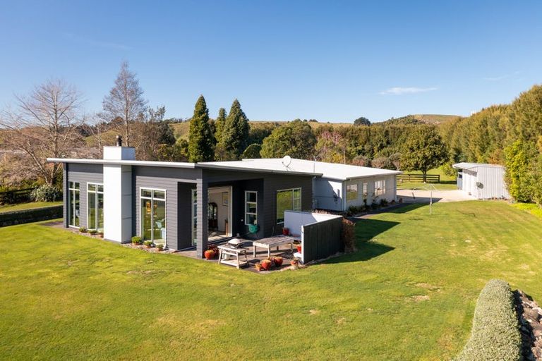 Photo of property in 172 Kaipikari Road Upper, Urenui, 4375