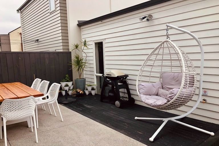 Photo of property in 2 Kotuku Lane, Hobsonville, Auckland, 0616