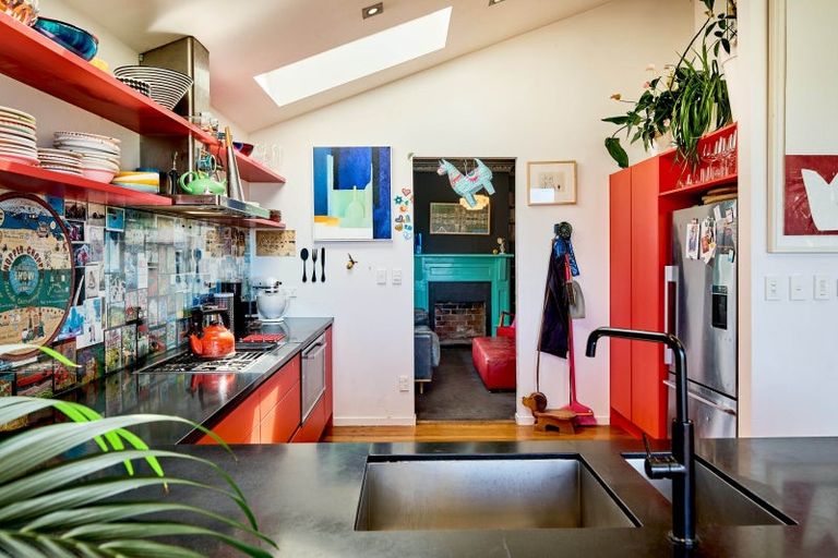 Photo of property in 10 Travancore Street, Island Bay, Wellington, 6023