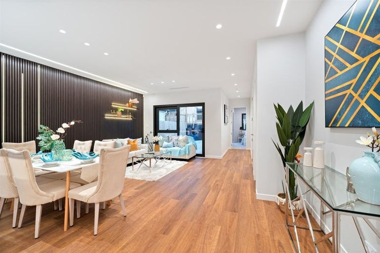 Photo of property in 25 Whakairo Crescent, Gulf Harbour, 0930
