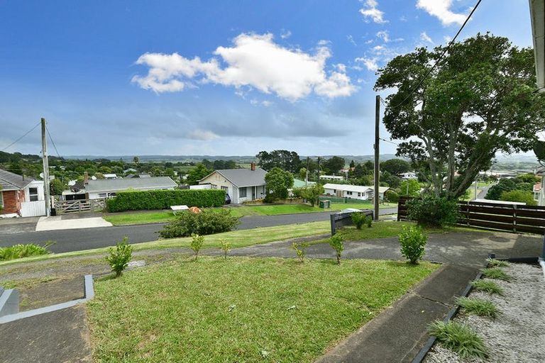 Photo of property in 32 Karaka Street, Helensville, 0800