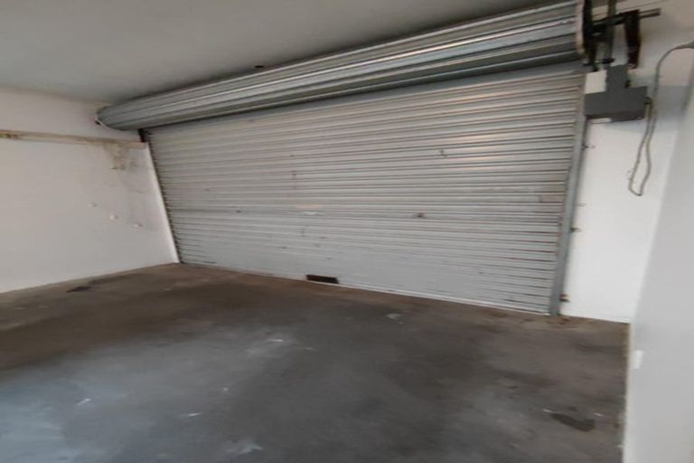 Photo of property in 74 Godley Road, Green Bay, Auckland, 0604