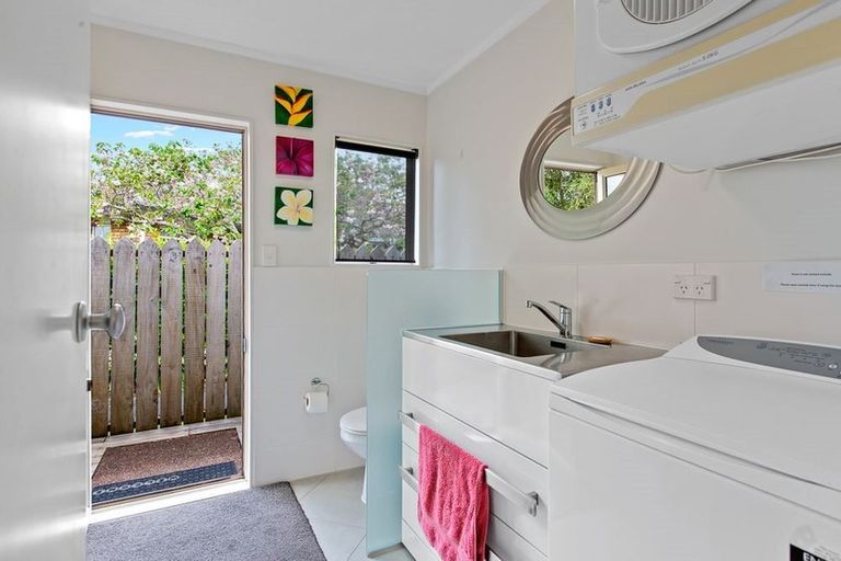 Photo of property in 24 Settlers Grove, Orewa, 0931