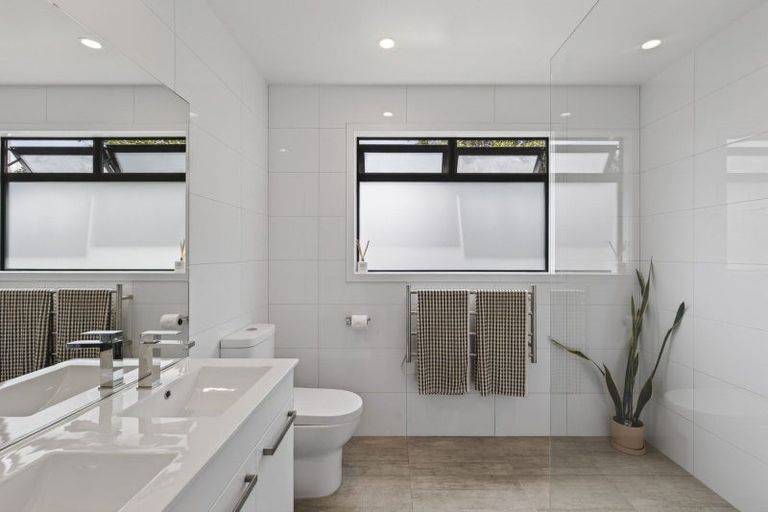 Photo of property in 58a Brois Street, Frankleigh Park, New Plymouth, 4310