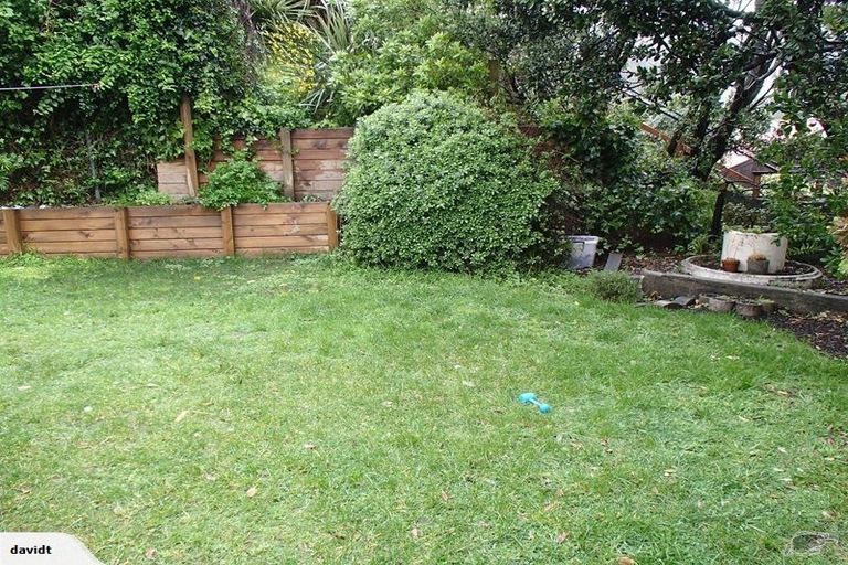 Photo of property in 1 Mace Street, Island Bay, Wellington, 6023