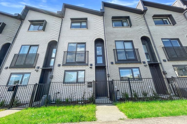 Photo of property in 3/28 Westgate Drive, Westgate, Auckland, 0614