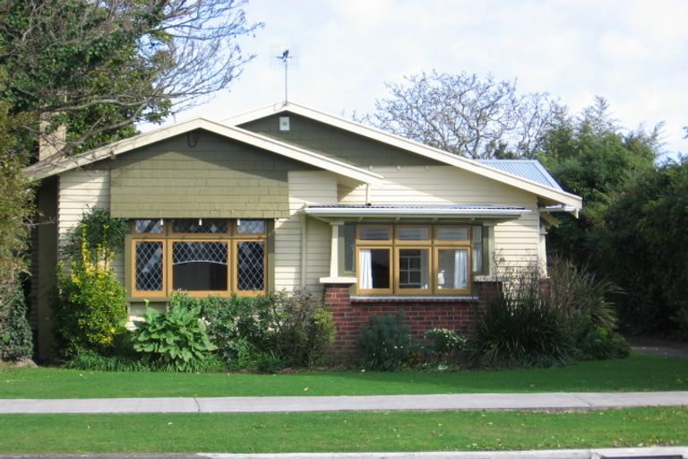 Photo of property in 70 Pitama Road, Awapuni, Palmerston North, 4412