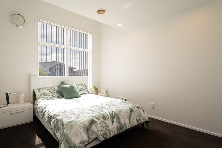 Photo of property in 8 Neston Grove, Churton Park, Wellington, 6037