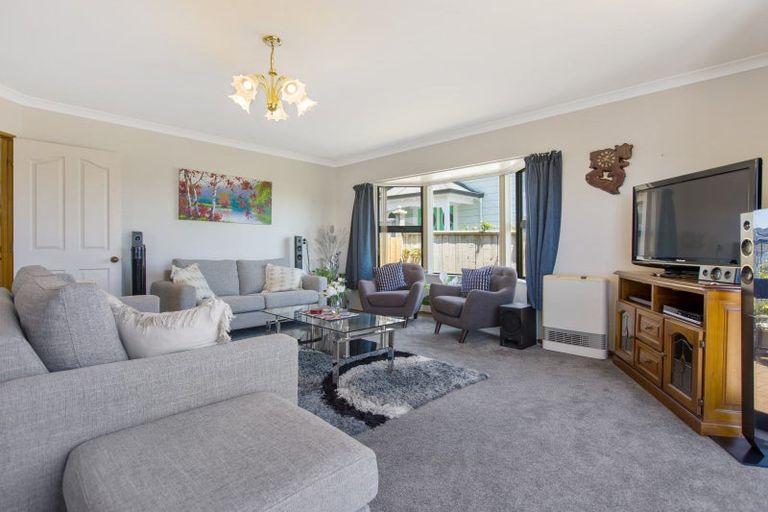 Photo of property in 18 Karamu Street, Te Atatu Peninsula, Auckland, 0610