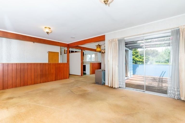Photo of property in 2 Sunvue Road, Glen Eden, Auckland, 0602