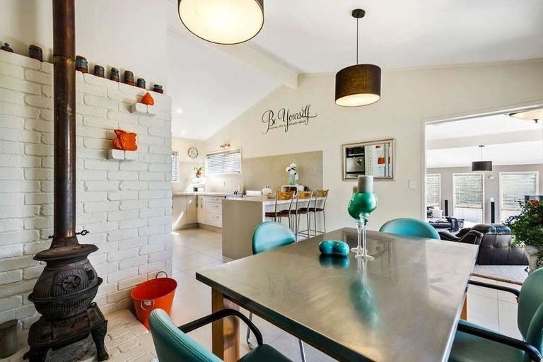 Photo of property in 64 James Cook Drive, Welcome Bay, Tauranga, 3112