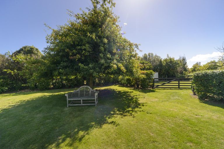 Photo of property in 443 Stoney Creek Road, Kelvin Grove, Palmerston North, 4470