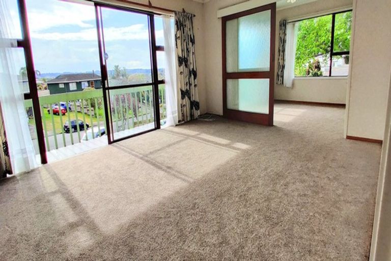 Photo of property in 41 Miltonia Avenue, Te Atatu South, Auckland, 0610