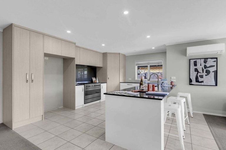 Photo of property in 1 Whitney Place, Rototuna North, Hamilton, 3210