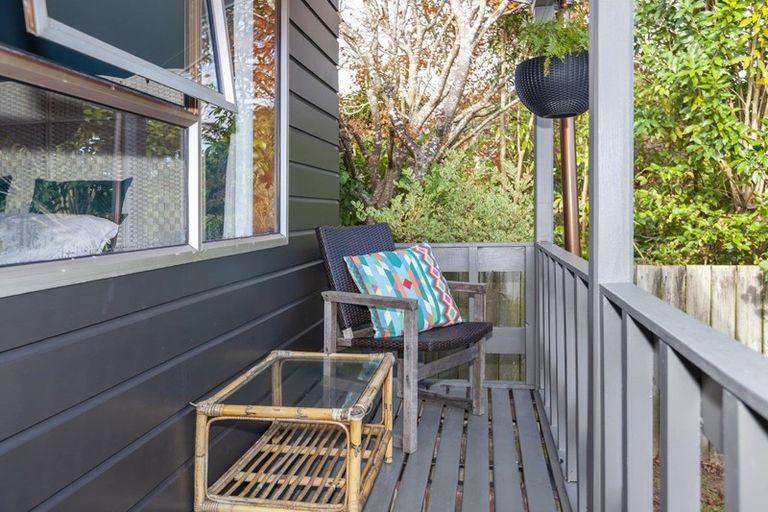 Photo of property in 30a Kakariki Grove, Waikanae, 5036