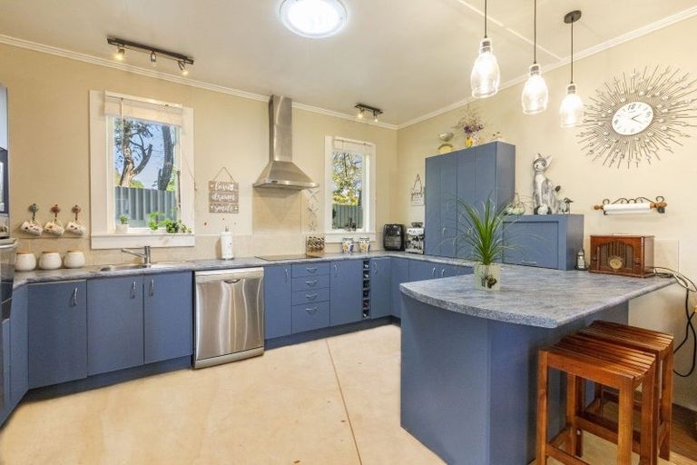 Photo of property in 15 Watts Street, Waipawa, 4210