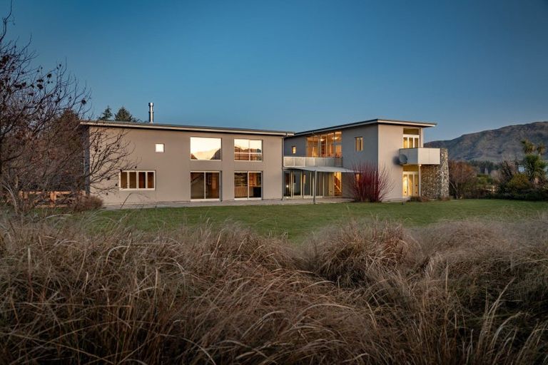 Photo of property in 23 Waimana Place, Wanaka, 9305