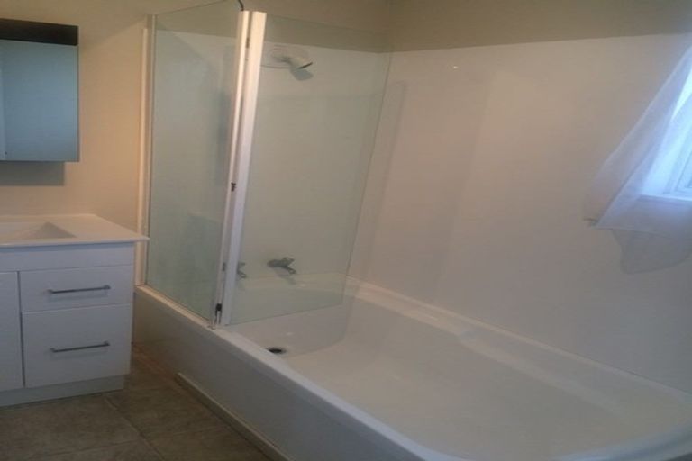 Photo of property in 46 Gallony Avenue, Massey, Auckland, 0614