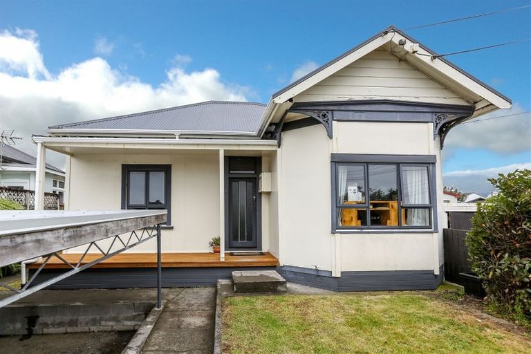 Photo of property in 1/14 Karamu Street, Strandon, New Plymouth, 4312