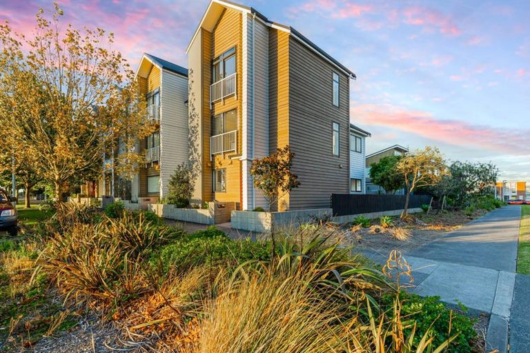 Photo of property in 34 Squadron Drive, Hobsonville, Auckland, 0616