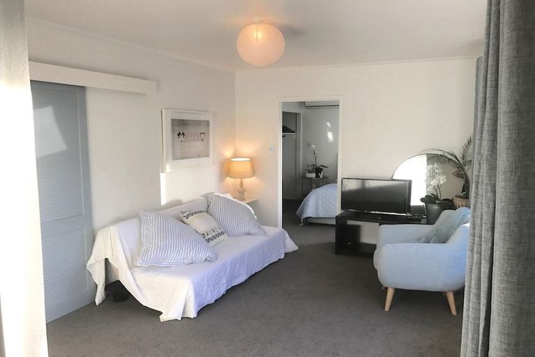 Photo of property in 2/328 Lake Road, Hauraki, Auckland, 0622