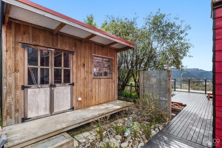 Photo of property in 12 Roman Close, Silverstream, Upper Hutt, 5019