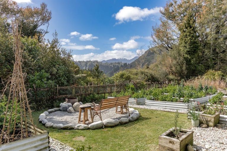 Photo of property in 167 Darkies Terrace Road, Charleston, Cape Foulwind, 7892