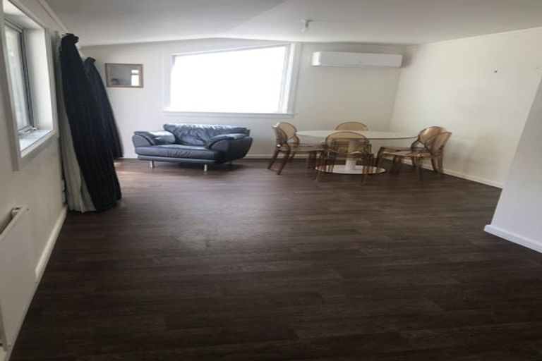 Photo of property in 37 Ara Paiwhenua, Tawa, Wellington, 5028