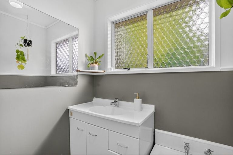 Photo of property in 2/155 Verbena Road, Birkdale, Auckland, 0626