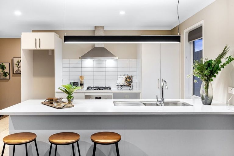 Photo of property in 33 Tradewinds Drive, Whitby, Porirua, 5024