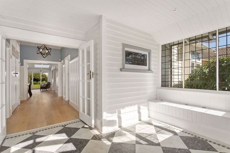 Photo of property in 112 Knowles Street, St Albans, Christchurch, 8052