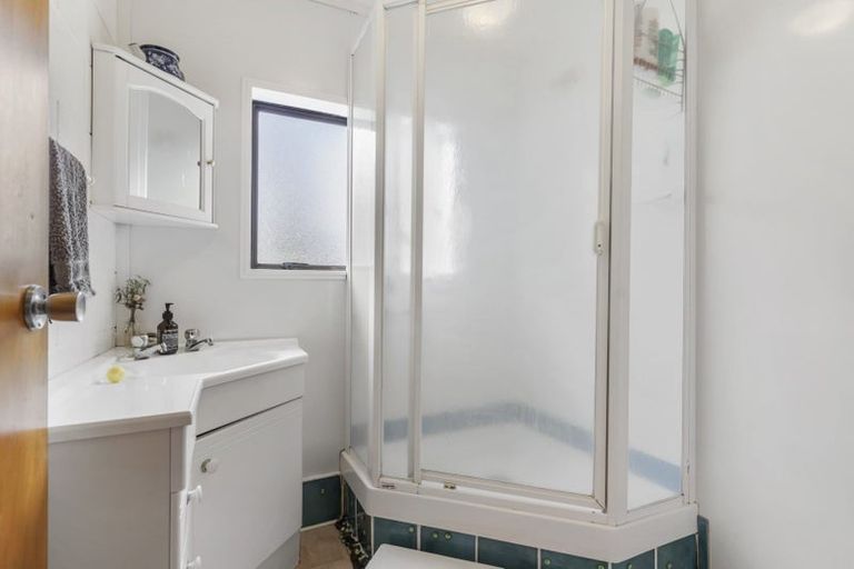 Photo of property in 17 Kawaka Street, Titirangi, Auckland, 0604