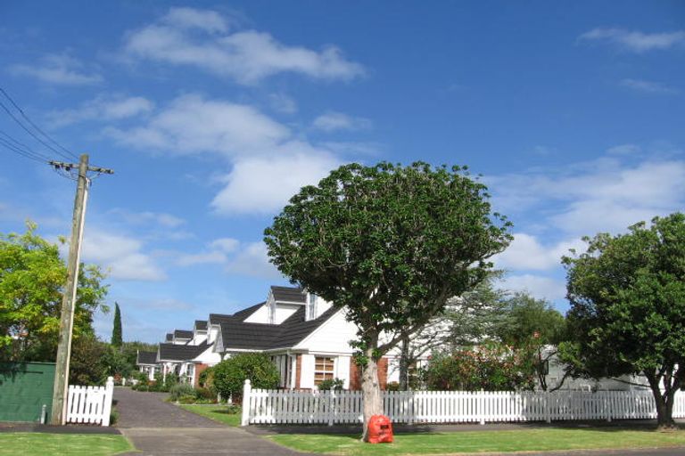 Photo of property in 2/15 Saltburn Road, Milford, Auckland, 0620