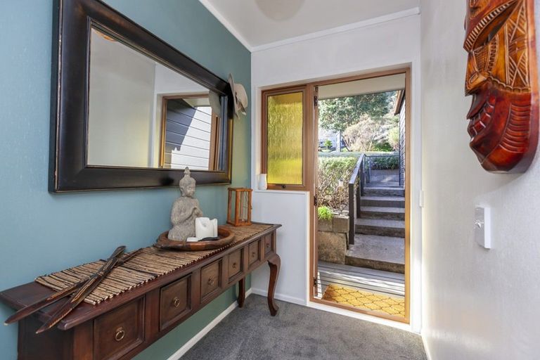 Photo of property in 30a Kakariki Grove, Waikanae, 5036