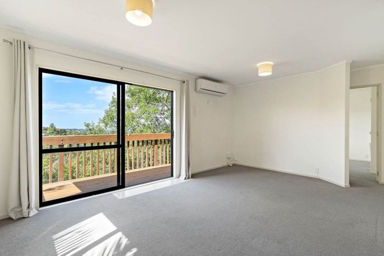 Photo of property in 899a East Coast Road, Northcross, Auckland, 0632