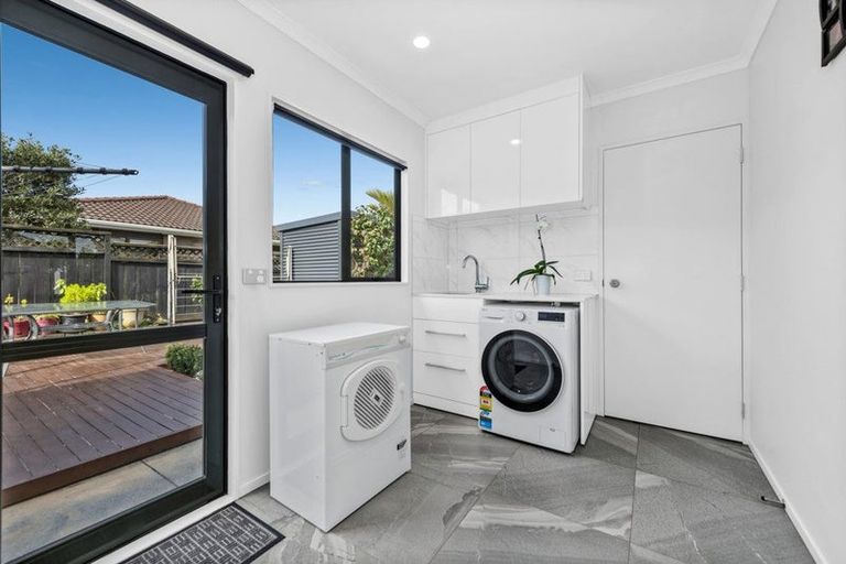 Photo of property in 39b Chieftain Rise, Goodwood Heights, Auckland, 2105